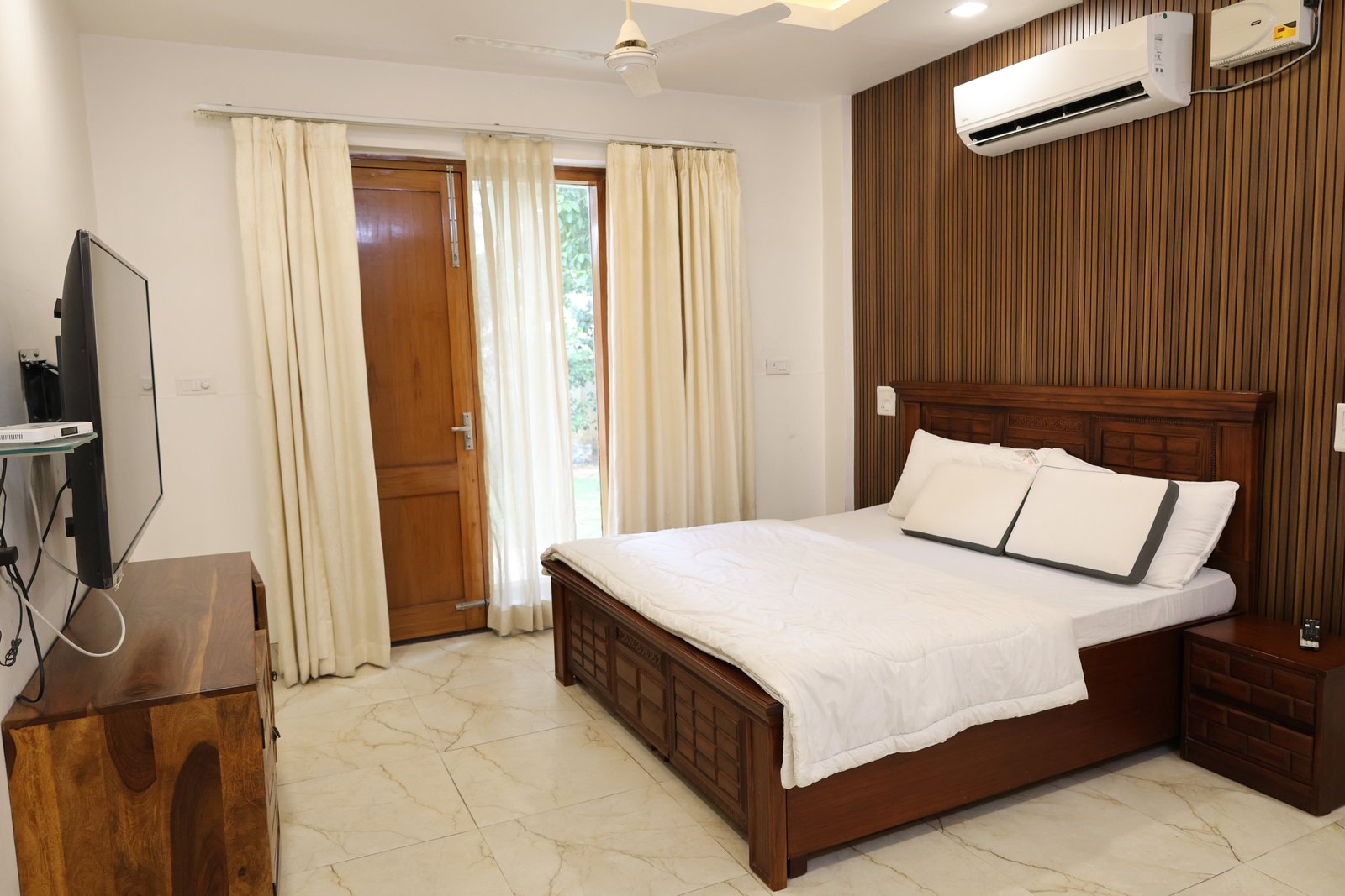 VVIP Room 102