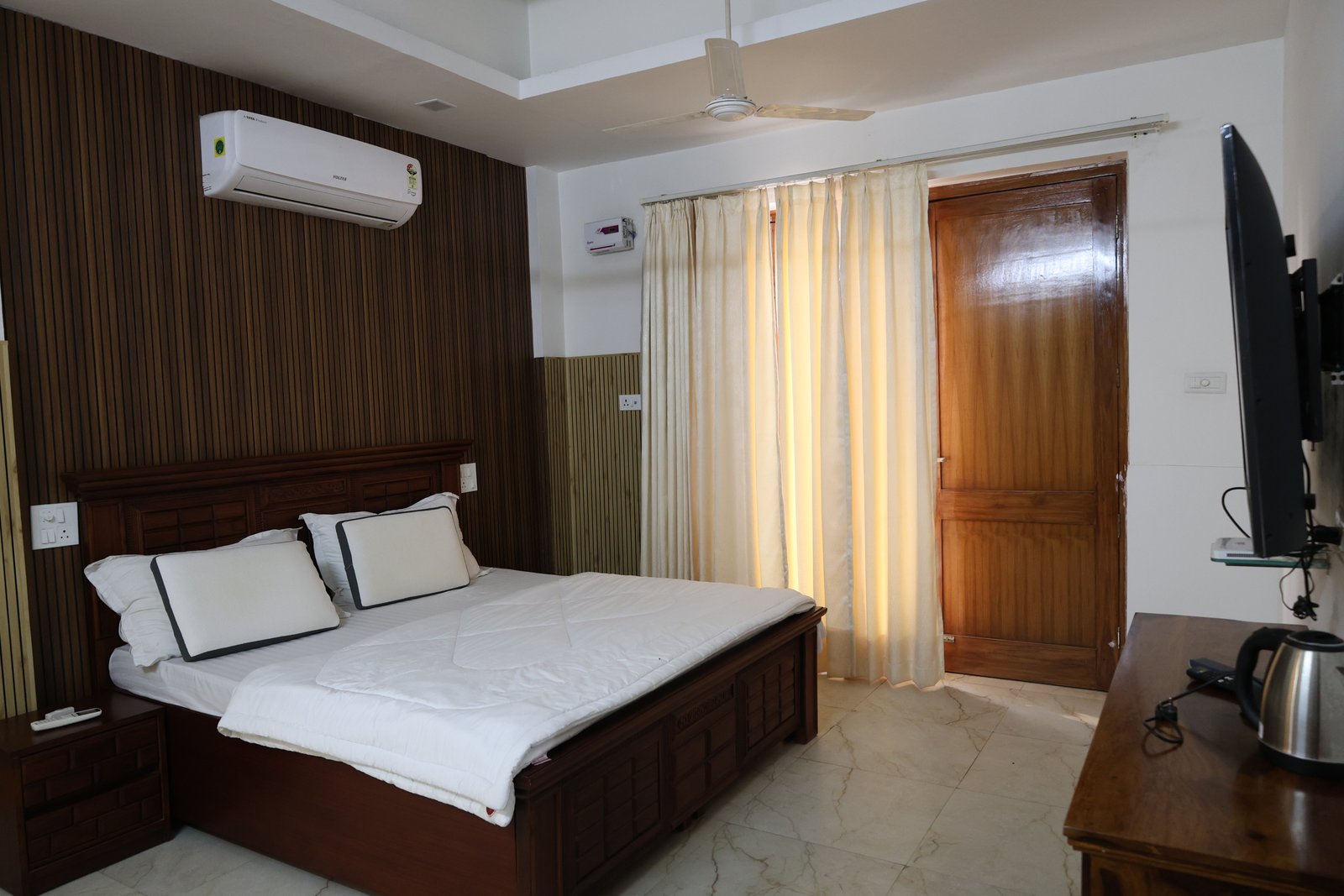 VIP Room 110