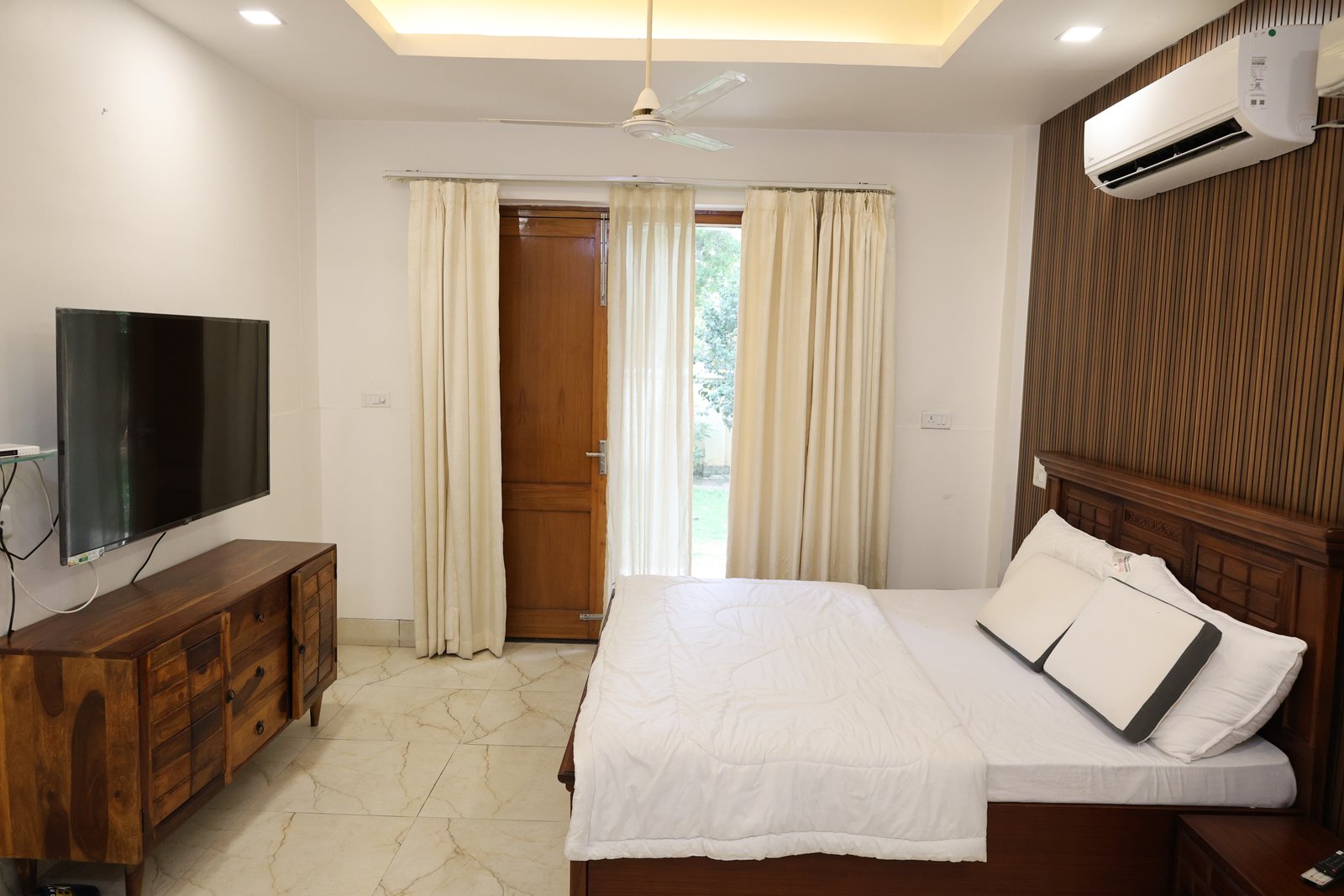VVIP Room 202